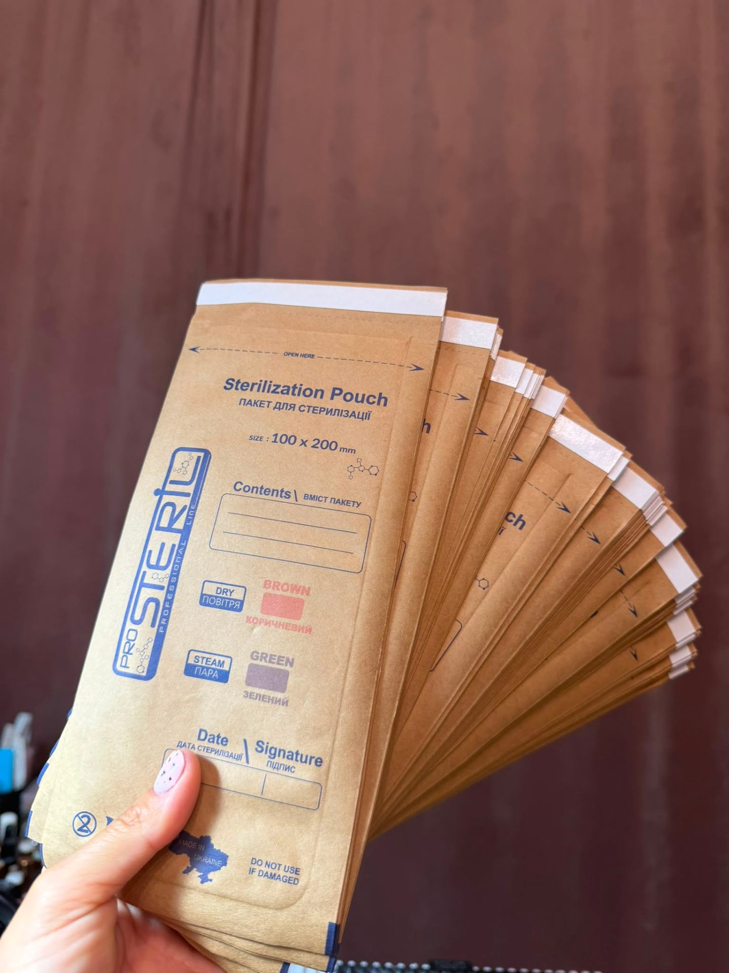 Set de pungi sterilizare pupinel autosigilante 100x200mm în mână, ProSteril